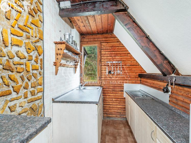 Sale hut Slapy č. 11