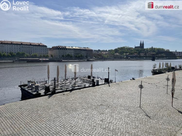 Pronájem bytu 1+1 Praha 5, Na Valentince č. 12