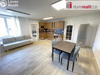 Pronájem bytu 2+KK Praha-Kunratice, Velké Kunratické č. 1