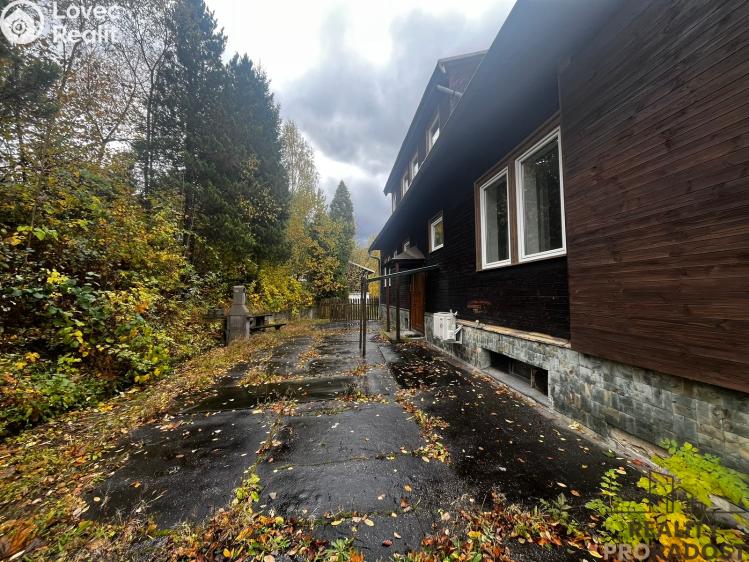 Prodej chaty Dolní Lomná č. 40