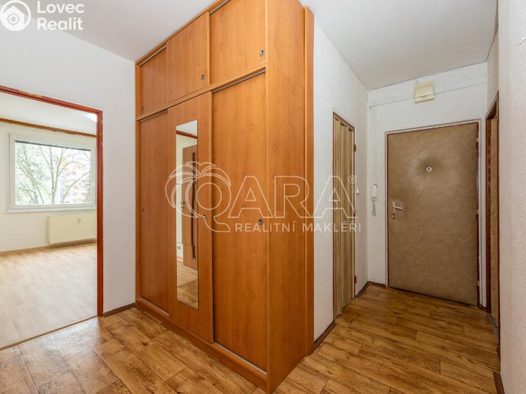 Prodej bytu 3+1 Hostinné, Sídliště 692 č. 3