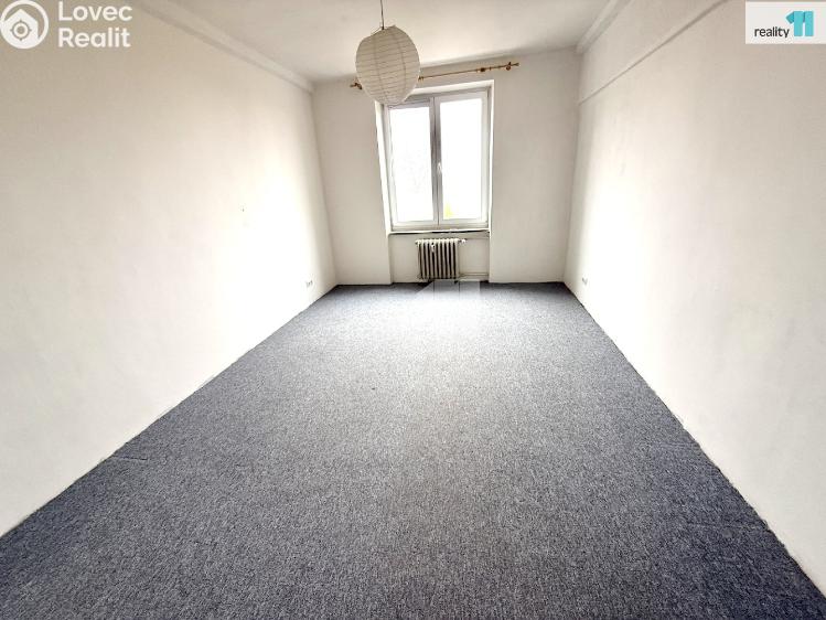 Pronájem bytu 3+1 Karlovy Vary, Majakovského č. 8