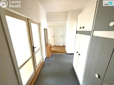 Pronájem bytu 3+1 Karlovy Vary, Majakovského č. 3