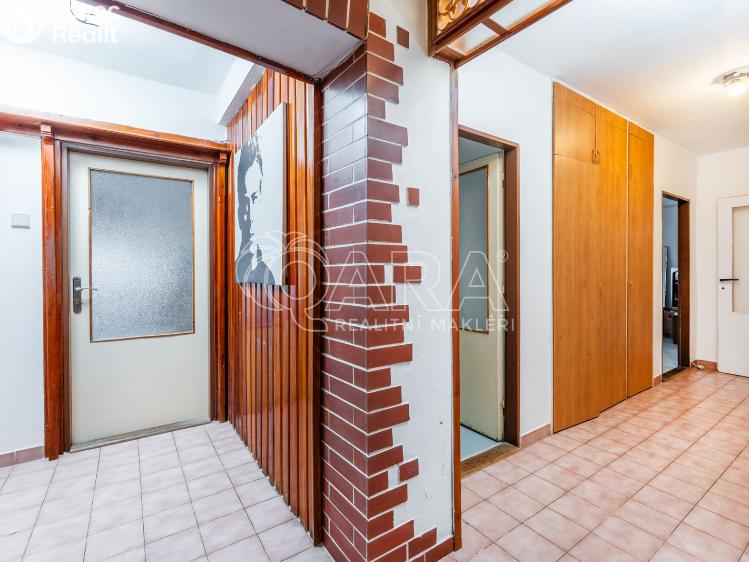 Prodej bytu 3+1 Praha, Nad strouhou 1451/18 č. 17