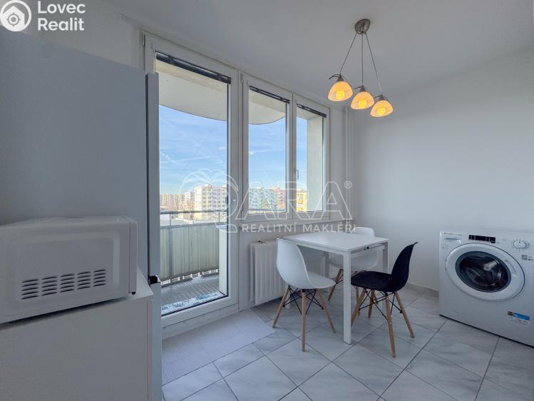 Pronájem bytu 2+1 České Budějovice, K. Šafáře 875/67 č. 4