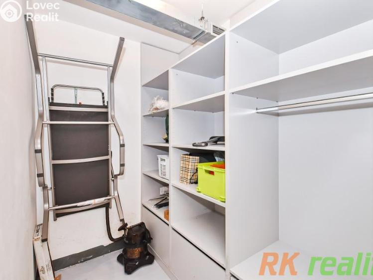 Pronájem bytu 4+KK Praha, Kolejní č. 12