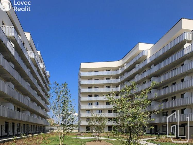 Продаж квартири 2+KK Praha, Zvěřinova č. 2