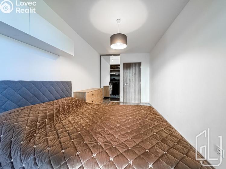 Продаж квартири 2+KK Praha, Zvěřinova č. 8