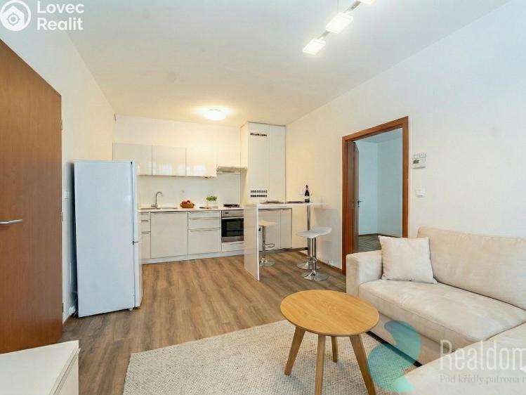 Sale apartment 2+KK Praha, U kněžské louky 2142/22 č. 3