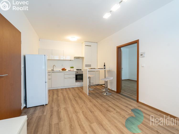Sale apartment 2+KK Praha, U kněžské louky 2142/22 č. 7