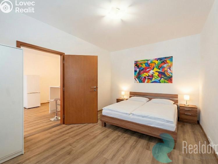 Sale apartment 2+KK Praha, U kněžské louky 2142/22 č. 11