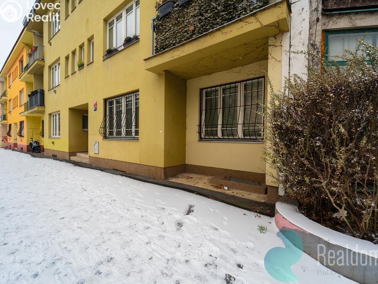Sale apartment 2+KK Praha, U kněžské louky 2142/22 č. 20