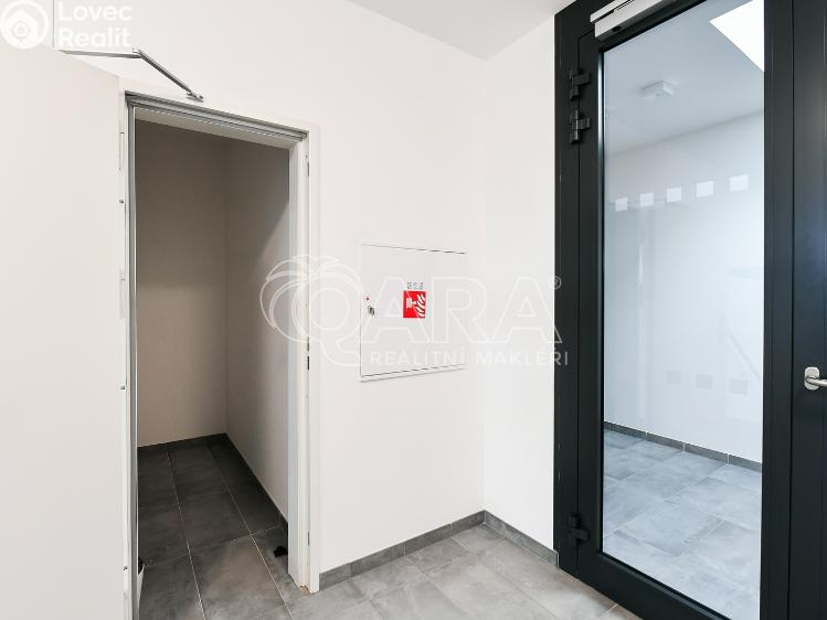Rent apartment 2+KK Praha, Karla Guta 1673/5 č. 15