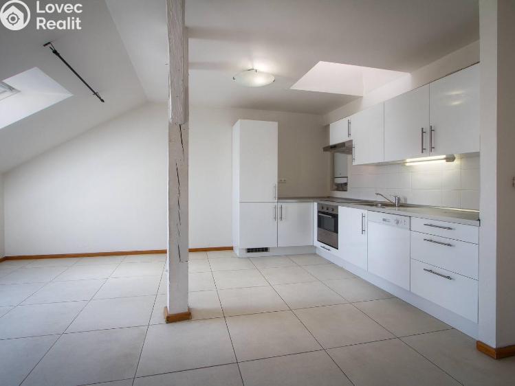 Rent apartment 2+KK Praha, Komunardů č. 2