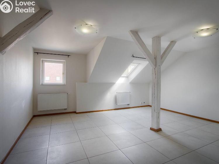 Rent apartment 2+KK Praha, Komunardů č. 3