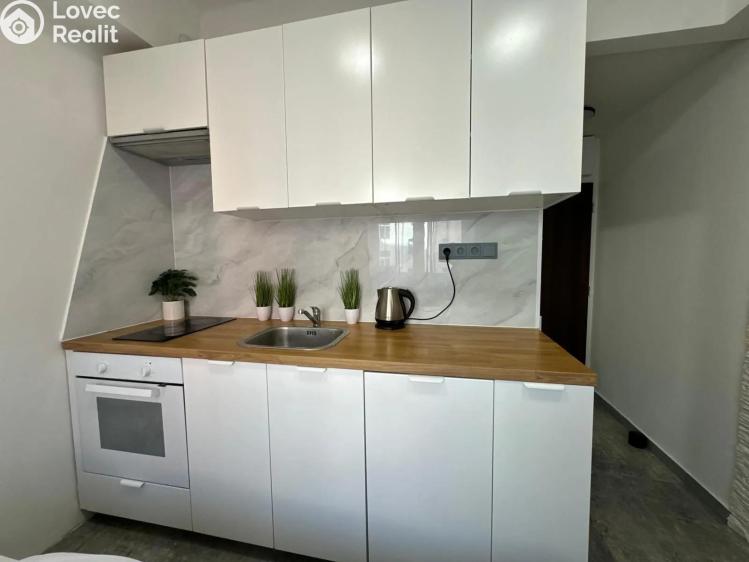 Rent apartment 2+KK Praha, Na Jarově č. 6