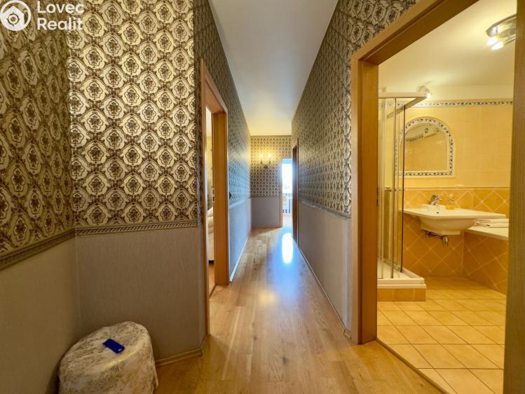 Prodej bytu 3+KK Praha, Choceradská č. 16