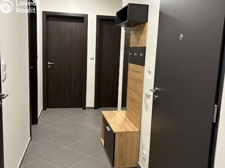 Pronájem bytu 3+KK Praha, Čakovická č. 7