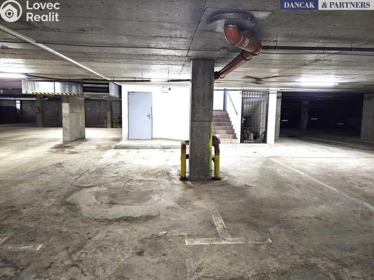 Pronájem garážového stání Frýdek-Místek, Slezská č. 1