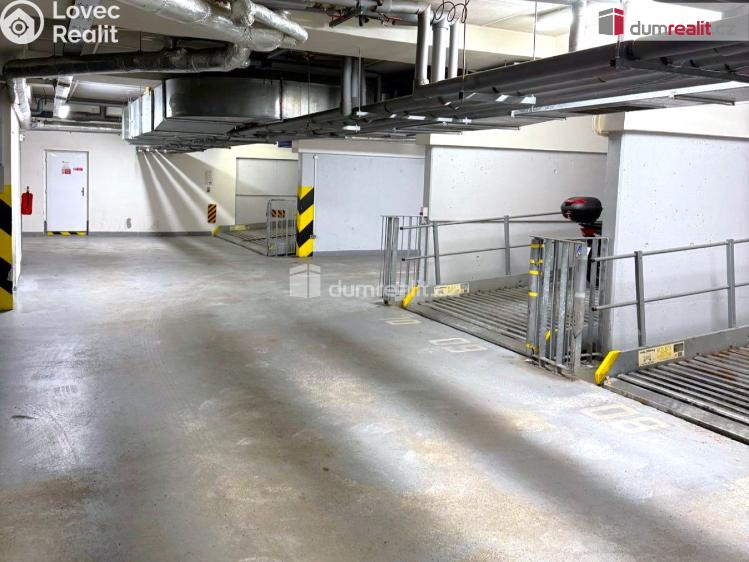 Prodej garáže Praha 19, Pod Nouzovem č. 4