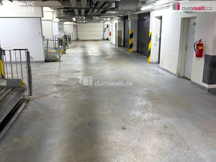 Prodej garáže Praha 19, Pod Nouzovem č. 5