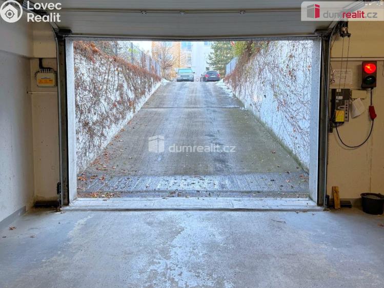 Prodej garáže Praha 19, Pod Nouzovem č. 6