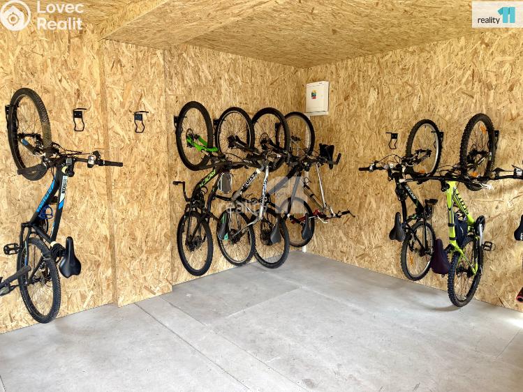 Pronájem bytu 3+KK Jeneč, Lidická č. 14