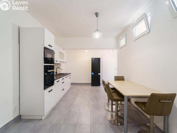 Продаж квартири 2+KK Praha, Třinecká 769 č. 2