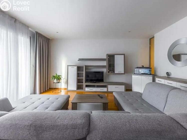 Продажа квартиры 3+KK Praha, Korunní č. 1