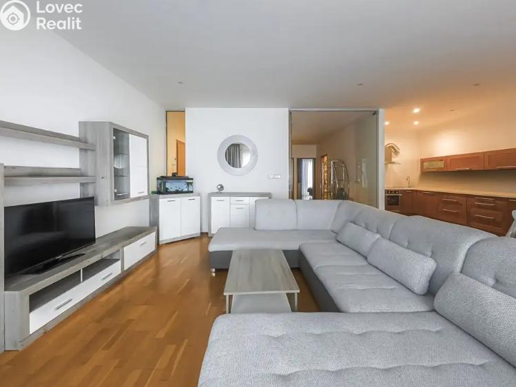 Продажа квартиры 3+KK Praha, Korunní č. 4