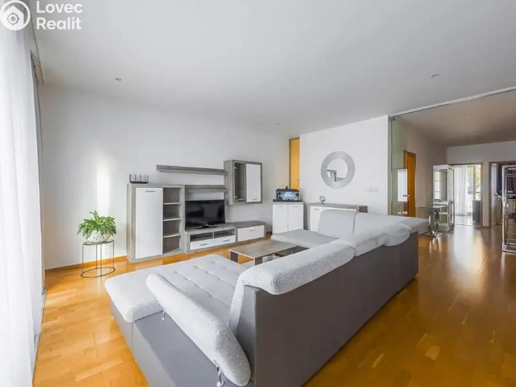 Продажа квартиры 3+KK Praha, Korunní č. 7