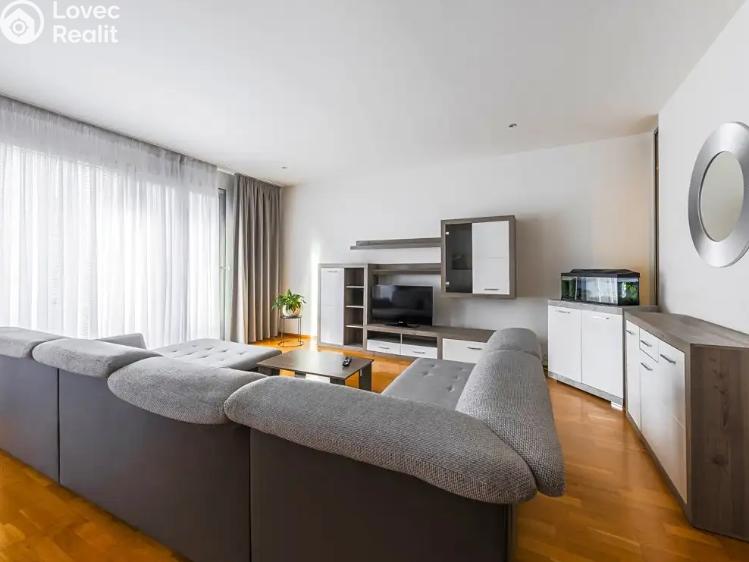 Продажа квартиры 3+KK Praha, Korunní č. 8