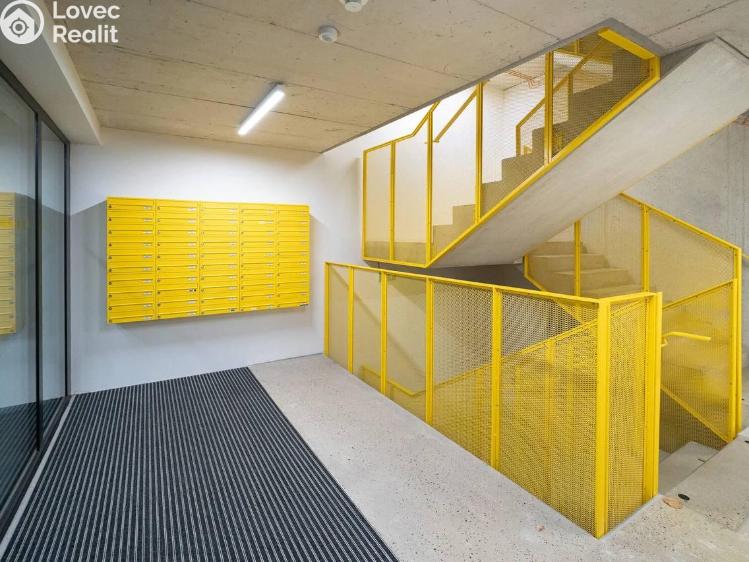 Продаж квартири 3+KK Praha, Prokofjevova č. 11