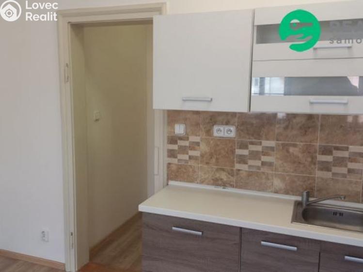 Pronájem bytu 1+KK Úštěk, Mírové náměstí č. 3