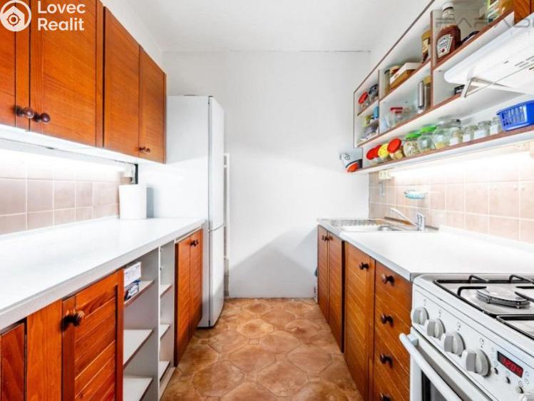 Rent apartment 3+1 Praha, Petržílkova č. 8