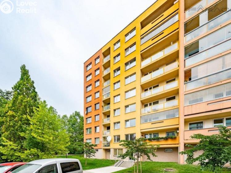 Rent apartment 3+1 Praha, Petržílkova č. 11