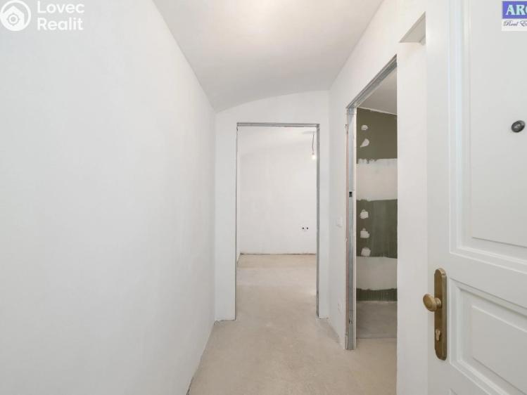 Sale apartment 2+KK Praha, Na výšinách č. 15