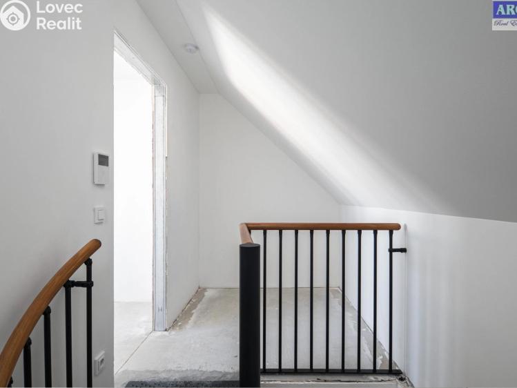 Sale apartment 3+KK Praha, Korunovační č. 3