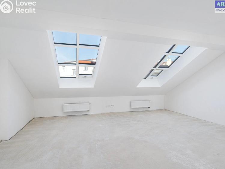 Sale apartment 3+KK Praha, Korunovační č. 4