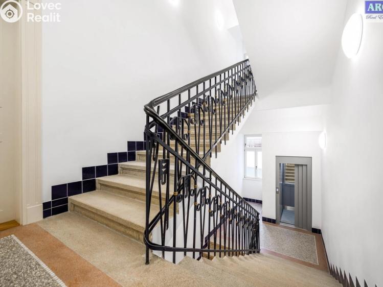 Sale apartment 3+KK Praha, Korunovační č. 16