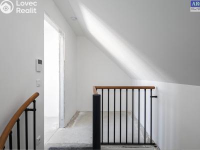 Продаж квартири 3+KK Praha, Korunovační č. 3