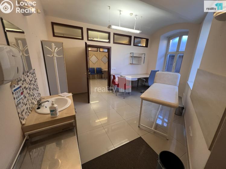 Pronájem obchodního prostoru Karlovy Vary, Chebská č. 7