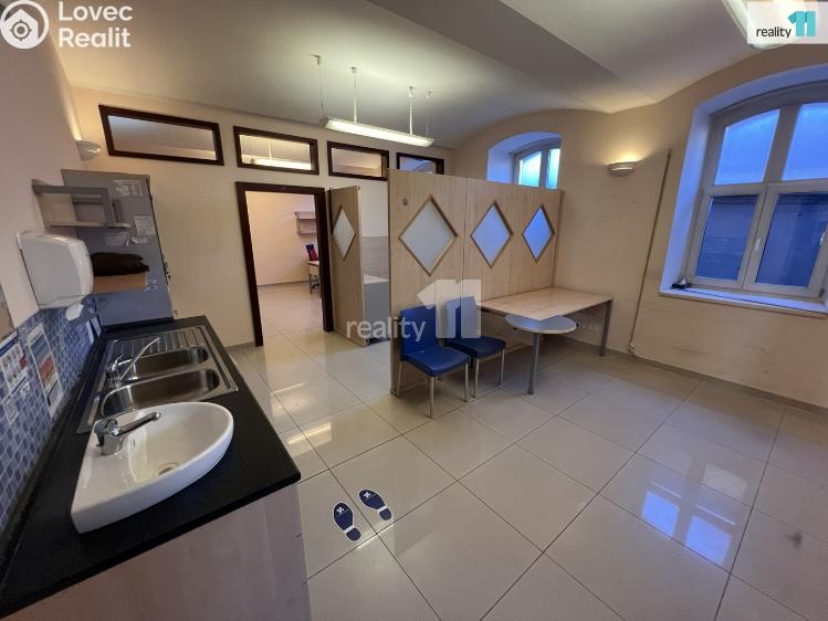 Pronájem obchodního prostoru Karlovy Vary, Chebská č. 11