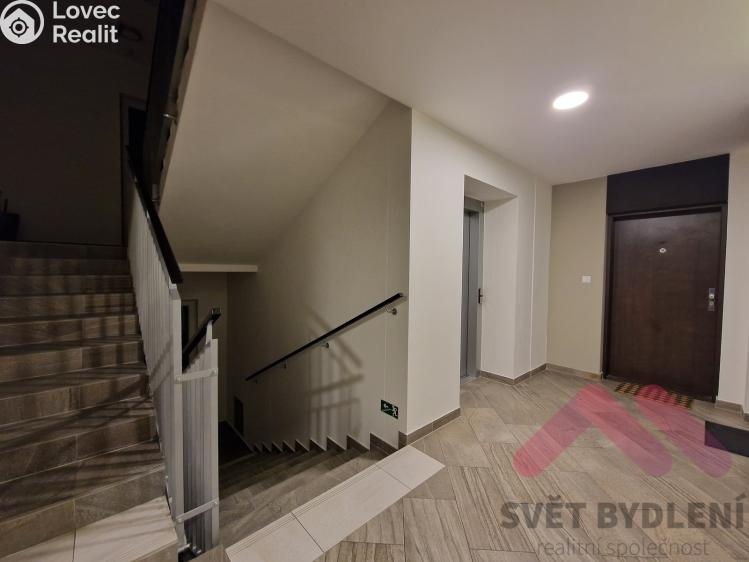 Pronájem bytu 1+KK Praha, Petrohradská č. 7