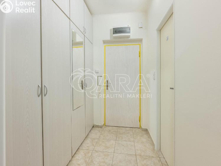 Rent apartment 1+KK Praha, Spojařů 1254 č. 8