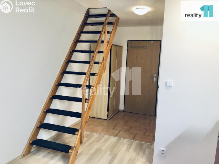 Pronájem bytu 1+1 Praha 12, náměstí Antonína Pecáka č. 9