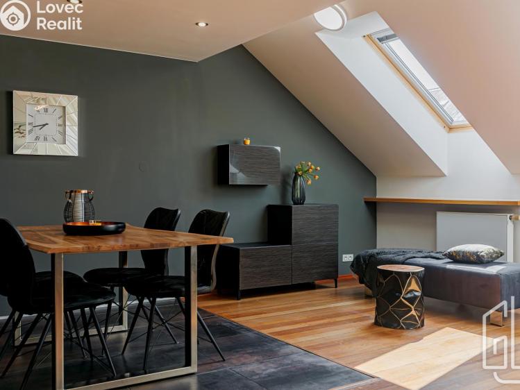 Pronájem bytu 3+KK Praha, Korunní 1166/41 č. 1