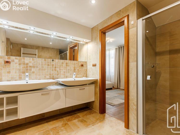 Pronájem bytu 3+KK Praha, Korunní 1166/41 č. 8