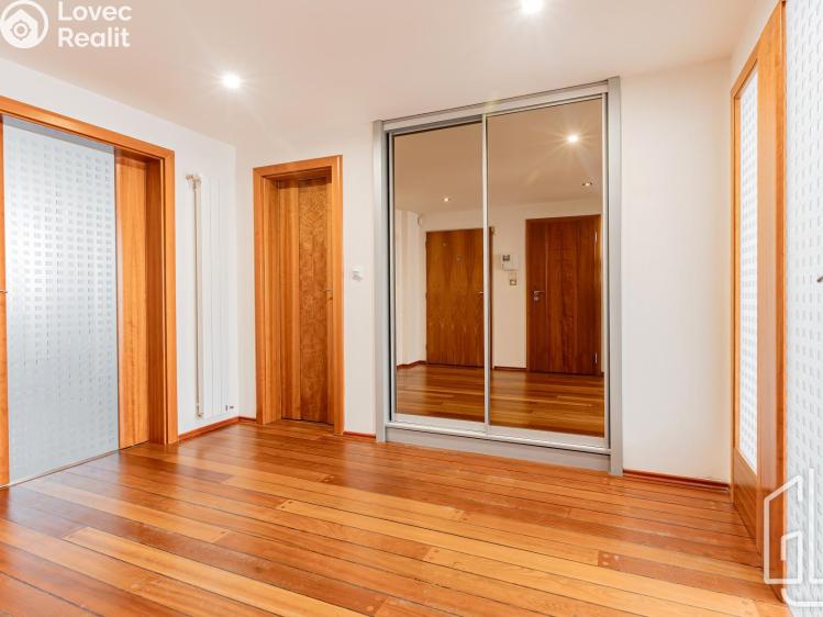 Pronájem bytu 3+KK Praha, Korunní 1166/41 č. 14