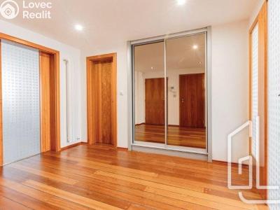 Pronájem bytu 3+KK Praha, Korunní č. 6